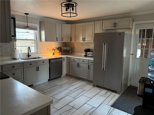 Interior, Kitchen, Pendant Lights, Stainless Steel Appliances