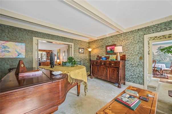 Dining room, Interior, Piano