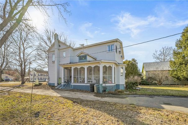 Backyard, Exterior, Facade, Queen Anne Victorian