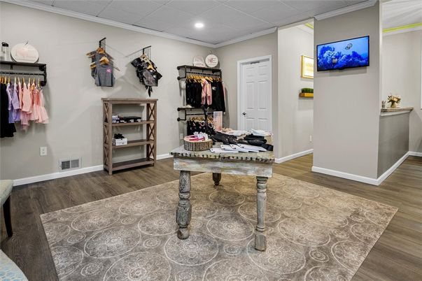 Interior, Recessed Lighting, Walk-in Closets, Wood Texture Flooring