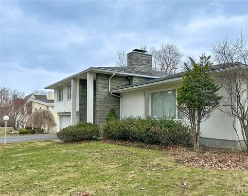Attached, Exterior, Facade, Split Level
