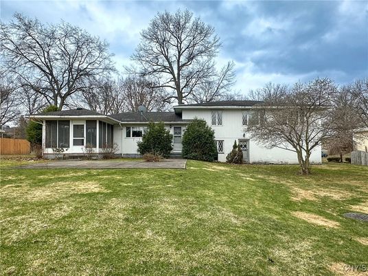 Backyard, Exterior, Facade, Ranch