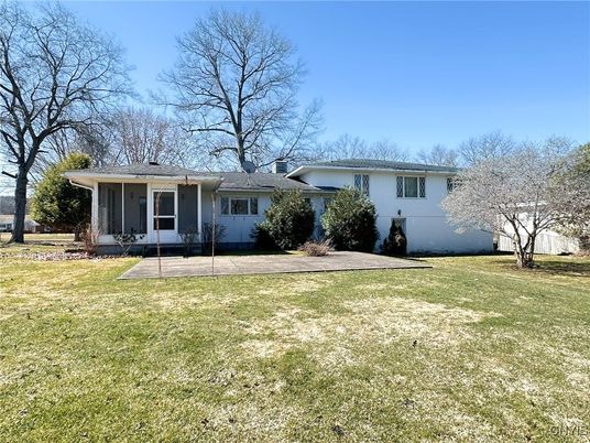 Backyard, Exterior, Facade, Ranch