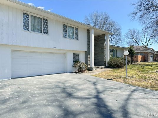 Attached, Exterior, Facade, Raised Ranch