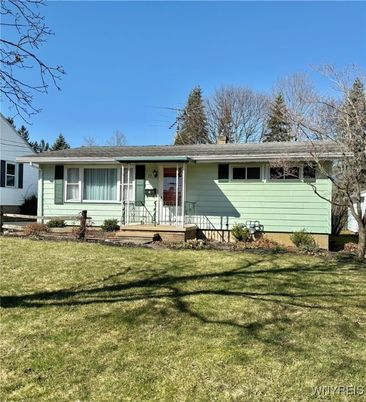 Backyard, Exterior, Facade, Ranch