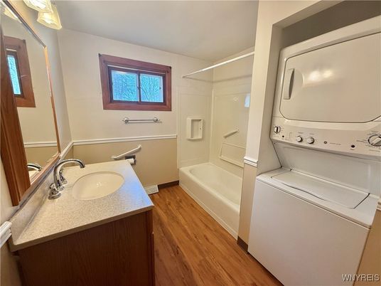 Interior, Utility Closets, Washer, Wood Texture Flooring