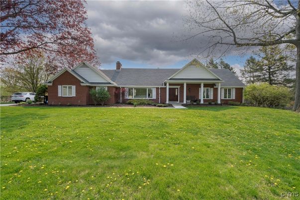 Exterior, Facade, Brick Facade, Ranch