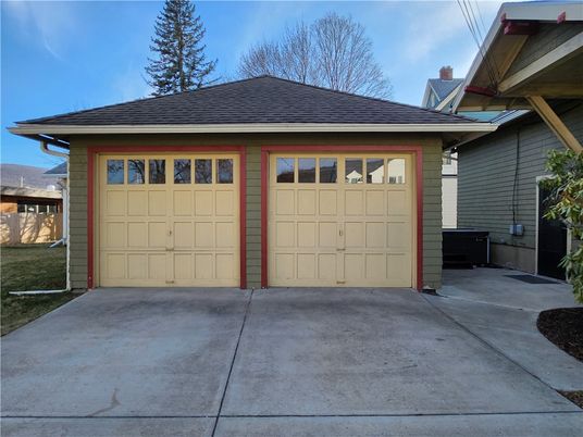 Detached Garage, Exterior
