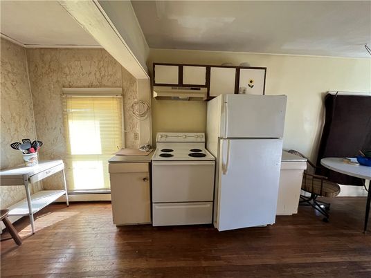 Interior, Kitchen, Washer, Wood Texture Flooring
