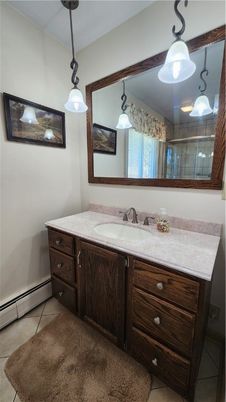 Bathroom, Interior, Pendant Lights
