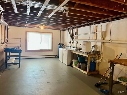 Interior, Washer, Wooden Beams