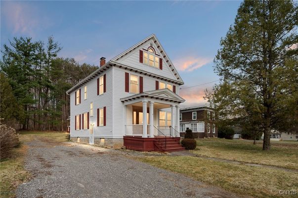 Backyard, Exterior, Facade, Queen Anne Victorian