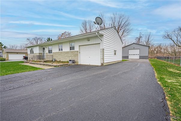 Detached Garage, Exterior