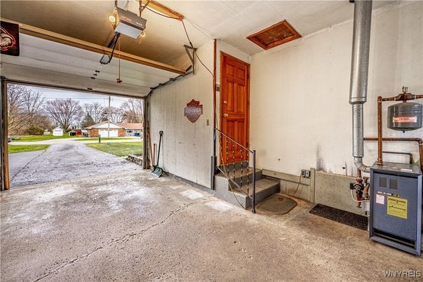 Garage, Interior