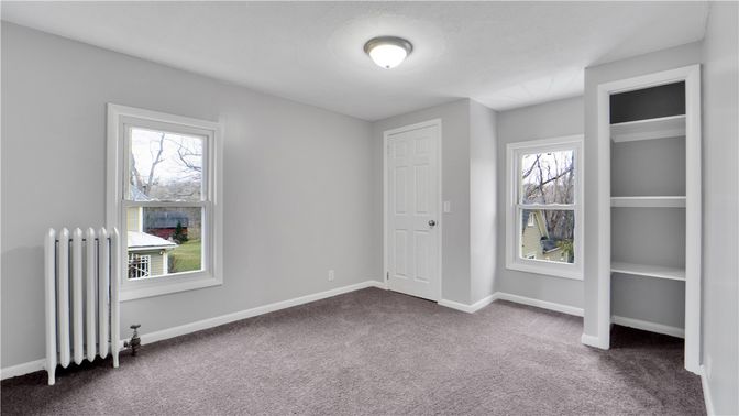 Empty room, Interior