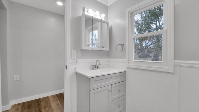 Bathroom, Interior, Recessed Lighting, Wood Texture Flooring