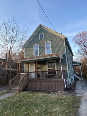 Exterior, Facade, American Craftsman