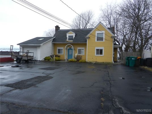 Exterior, Facade, Cape Cod