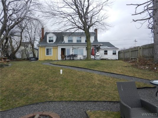 Backyard, Exterior, Facade, Cape Cod