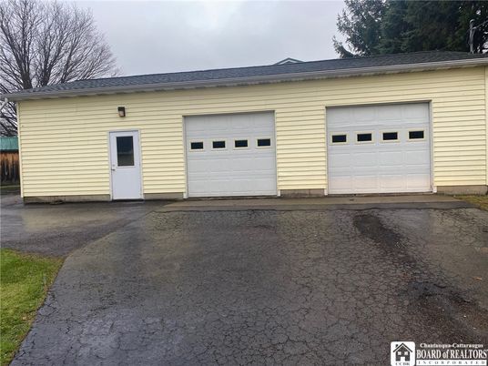Detached Garage, Exterior