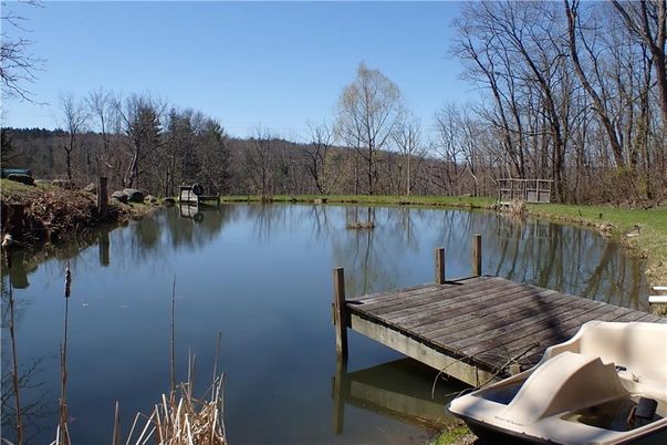 Exterior, Lake