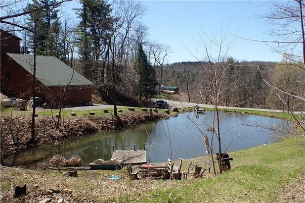 Exterior, Lake