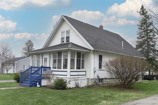 Exterior, Facade, Farmhouse