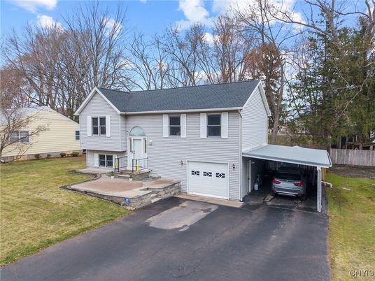 Attached, Exterior, Facade, Raised Ranch