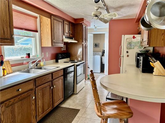 Dining room, Interior, Kitchen, Washer