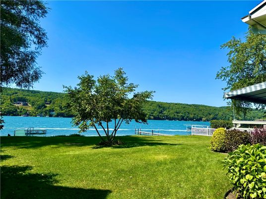 Exterior, Lake