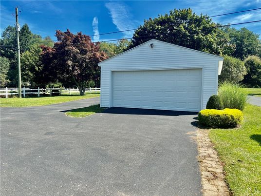 Detached Garage, Exterior
