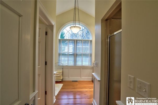 Interior, Pendant Lights, Wood Texture Flooring