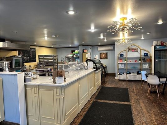 Dining room, Interior, Kitchen, Pendant Lights, Recessed Lighting, Wood Texture Flooring