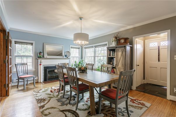 Chandelier, Dining room, Fireplace, Interior, Wood Texture Flooring