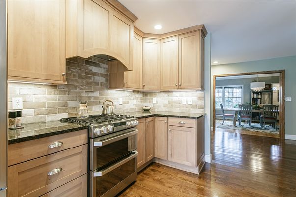 Chandelier, Dining room, Interior, Kitchen, Recessed Lighting, Stainless Steel Appliances, Wood Texture Flooring