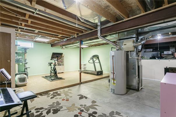 Fitness Equipment, Interior, Wooden Beams