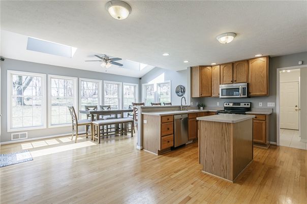 Dining room, Interior, Kitchen, Recessed Lighting, Wood Texture Flooring