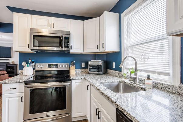 Interior, Kitchen, Stainless Steel Appliances