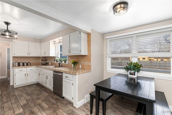 Interior, Kitchen, Pendant Lights, Wood Texture Flooring