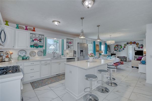 Interior, Kitchen, Living room, Marble, Pendant Lights, Stainless Steel Appliances