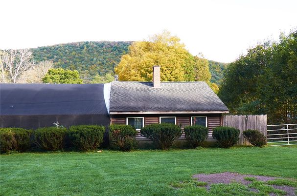 Backyard, Exterior, Facade, Cape Cod