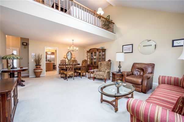 Chandelier, Dining room, Interior, Living room