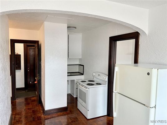 Interior, Washer, Wood Texture Flooring