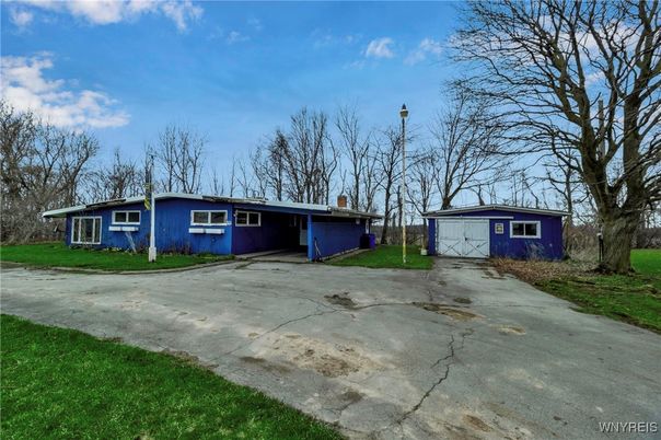 Backyard, Detached Garage, Exterior