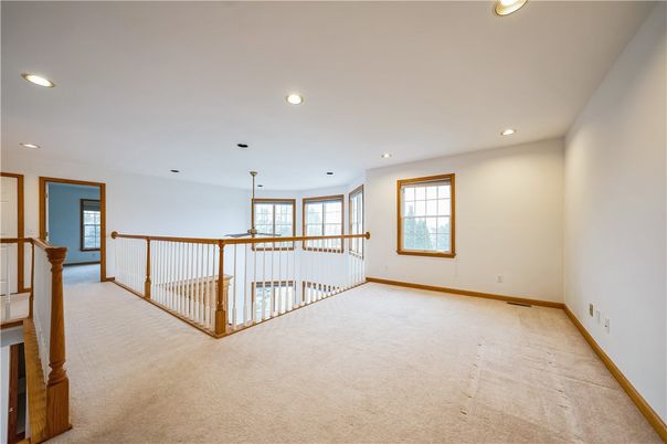Empty room, Interior, Recessed Lighting
