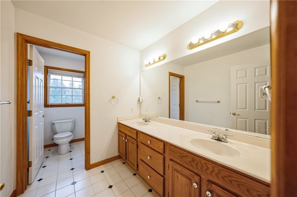 Bathroom, Dual Sink Vanities, Interior