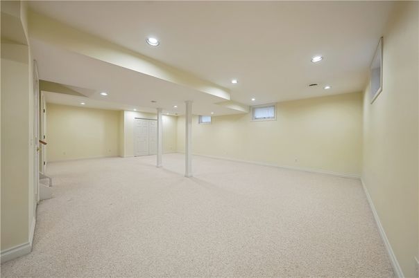 Empty room, Interior, Recessed Lighting
