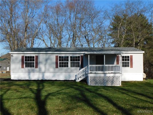 Backyard, Exterior, Facade, Cape Cod