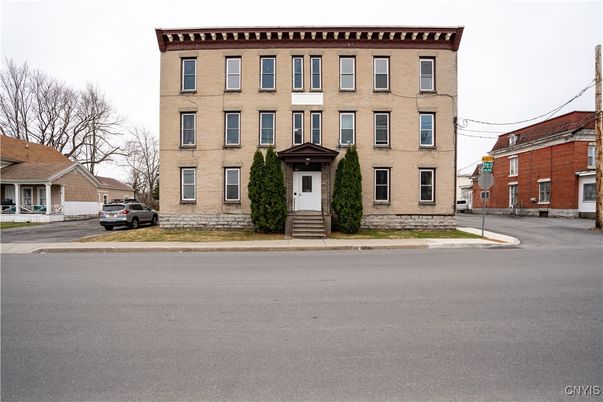 Exterior, Facade, Chicago School