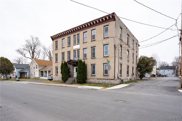 Exterior, Facade, Chicago School